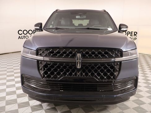 New 2026 Lincoln Navigator L Reserve AWD/4WD image 10