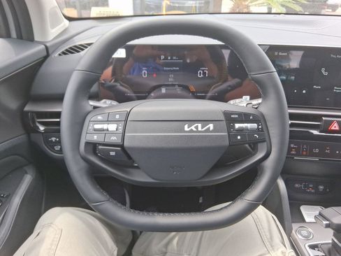 New 2026 Kia Sportage EX FWD image 8