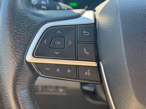 Used 2021 Toyota Sienna XLE FWD image 26