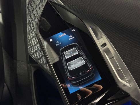 Used 2023 BMW 760i xDrive w/ Executive Package image 42