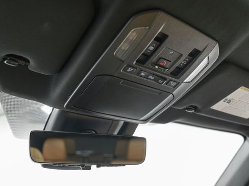 Used 2024 Toyota Highlander Platinum image 22