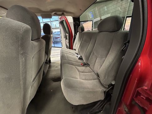 Used 2005 Chevrolet Silverado 2500 LS image 47