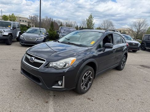 Used 2017 Subaru Crosstrek 2.0i Limited image 1