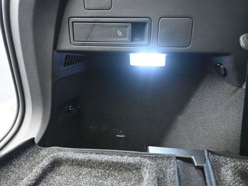 Used 2024 Volkswagen Tiguan S image 25