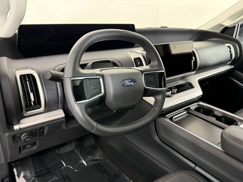 Certified 2025 Ford Expedition Active AWD/4WD image 19