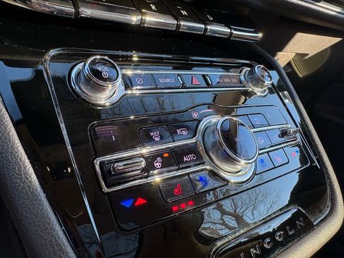 Used 2020 Lincoln Corsair Reserve w/ Equipment Group 201A image 40