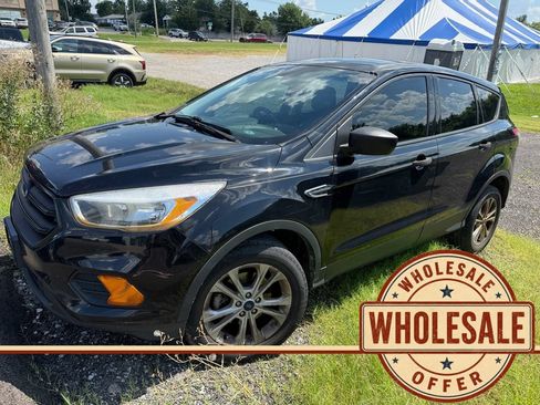 Used 2017 Ford Escape S FWD image 1