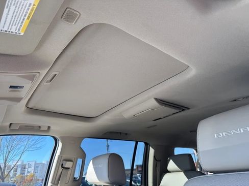 Used 2018 GMC Yukon XL Denali w/ Denali Ultimate Package image 8