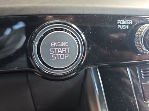 Used 2022 Kia Carnival SX FWD image 17