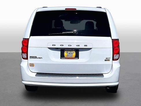 Used 2018 Dodge Grand Caravan SXT FWD image 4