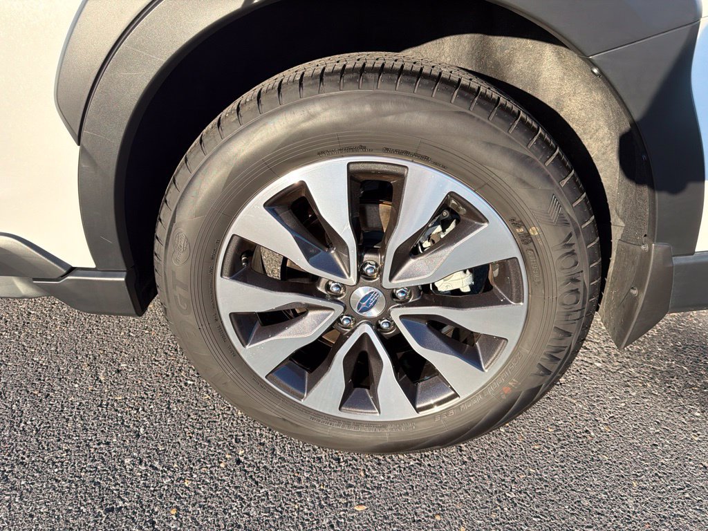 Certified 2025 Subaru Outback Limited AWD/4WD image 12