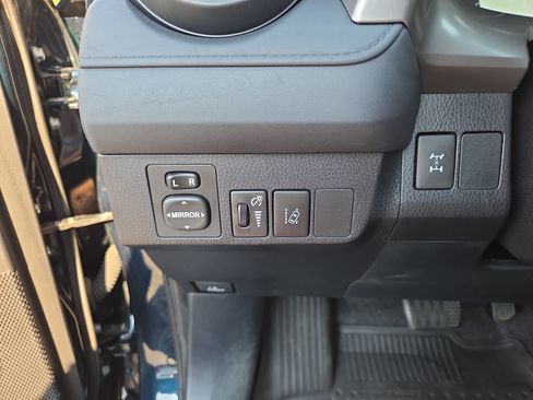 Used 2018 Toyota RAV4 LE w/ All Weather Liner Package AWD/4WD image 32