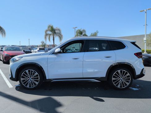 Used 2025 BMW X1 xDrive28i w/ Technology Package image 7