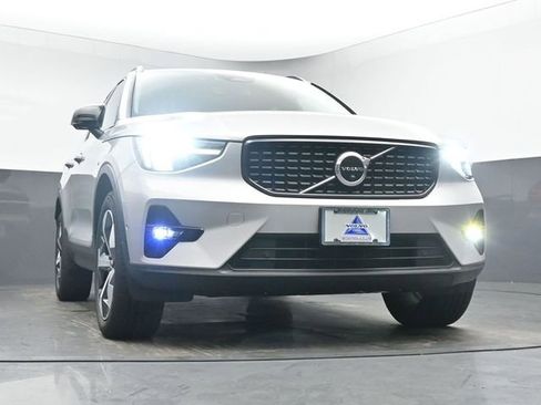 Used 2023 Volvo XC40 B5 Plus w/ Driver Assist Package image 10