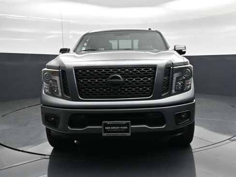 Used 2019 Nissan Titan SV w/ SV Convenience Package RWD image 24