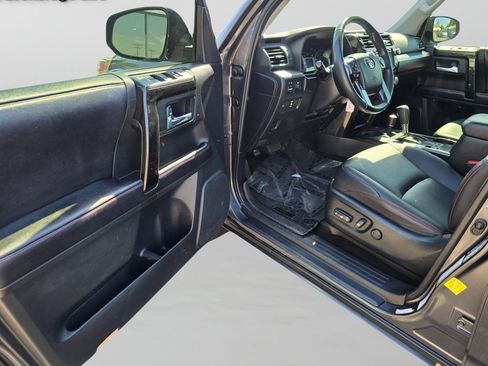 Used 2016 Toyota 4Runner Trail Premium AWD/4WD image 25