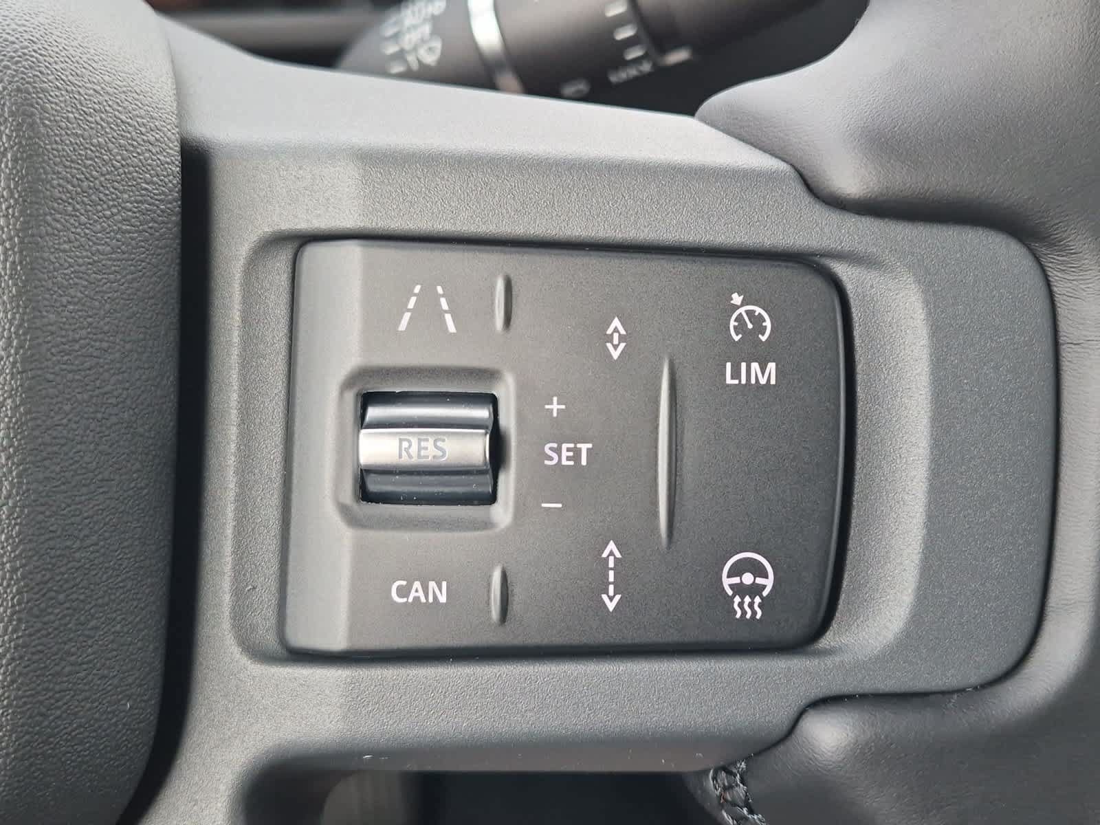 New 2026 Land Rover Defender 110 X-Dynamic SE AWD/4WD image 26