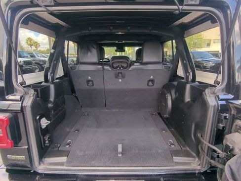 Used 2021 Jeep Wrangler Unlimited Sahara AWD/4WD image 14