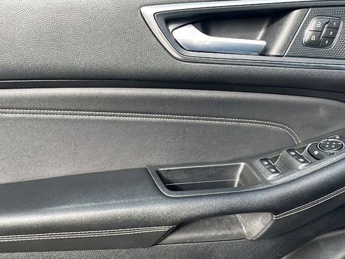 Used 2024 Ford Edge Titanium image 14