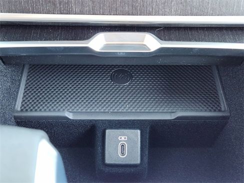 New 2026 Land Rover Range Rover Long Wheelbase SE image 14