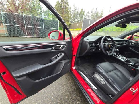 Used 2023 Porsche Macan S AWD/4WD image 20