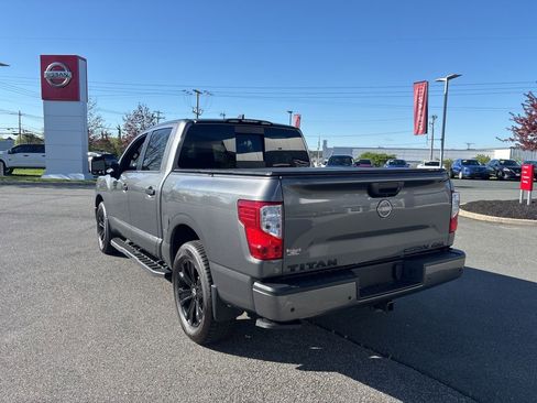 Used 2023 Nissan Titan SV w/ SV Convenience Package AWD/4WD image 5
