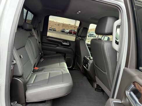 Used 2025 GMC Sierra 2500 SLT w/ SLT Premium Package image 18