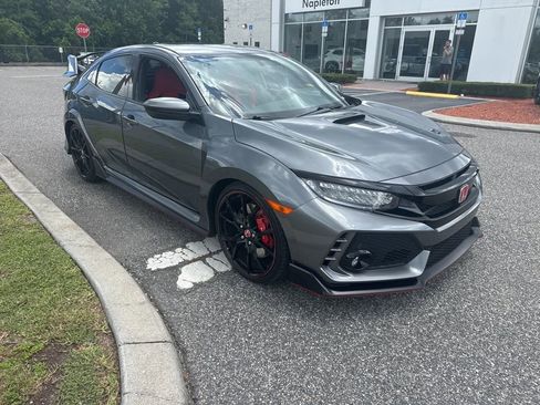 Used 2018 Honda Civic Type R image 3
