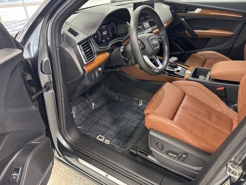 Used 2023 Audi Q5 2.0T Prestige w/ Prestige Package image 15
