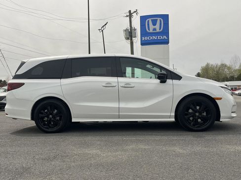 Certified 2024 Honda Odyssey Sport image 4
