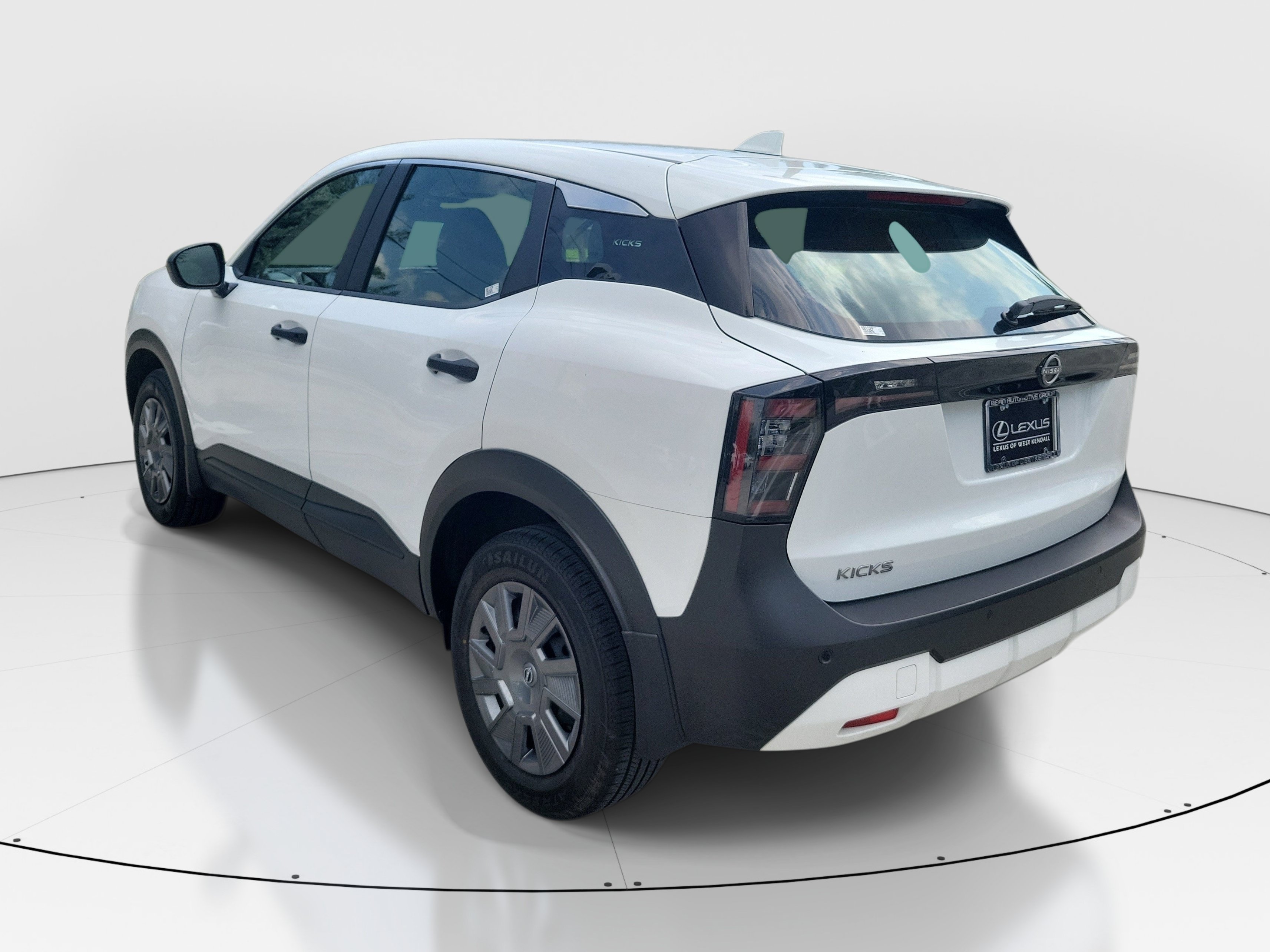 Used 2025 Nissan Kicks S FWD image 6