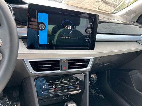 Used 2025 Volkswagen Taos SE image 25