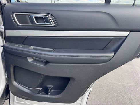 Used 2017 Ford Explorer XLT w/ Equipment Group 202A image 26