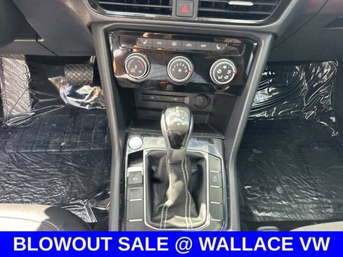 Certified 2023 Volkswagen Taos SE FWD image 20