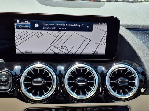 Used 2025 Mercedes-Benz GLA 250 image 14