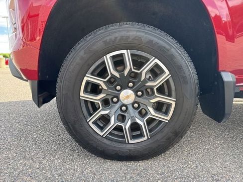 Used 2023 Chevrolet Colorado LT w/ LT Convenience Package III AWD/4WD image 6