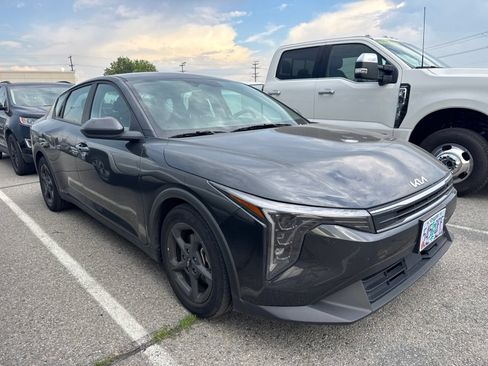 Used 2025 Kia K4 FWD image 3