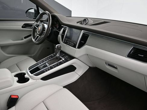 Certified 2018 Porsche Macan S AWD/4WD image 14