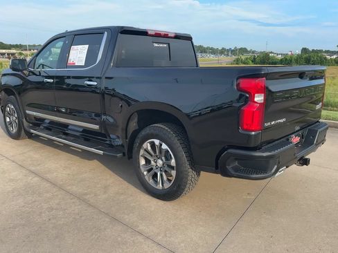 Used 2025 Chevrolet Silverado 1500 High Country AWD/4WD image 7