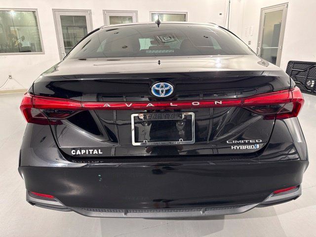 Used 2019 Toyota Avalon Limited FWD image 7