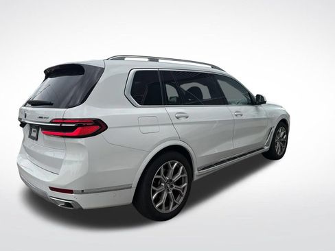 Used 2025 BMW X7 xDrive40i AWD/4WD image 4