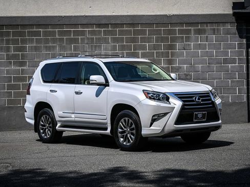 Used 2015 Lexus GX 460 Luxury AWD/4WD image 2