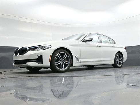 Used 2023 BMW 530i w/ Convenience Package image 30