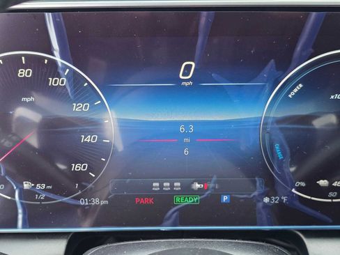 Used 2025 Mercedes-Benz GLC 350e 4MATIC image 39