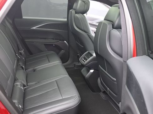 Used 2025 Cadillac Lyriq Sport AWD/4WD image 12