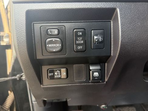 Used 2015 Toyota Tundra Platinum AWD/4WD image 18
