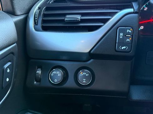 Used 2019 Chevrolet Tahoe LT image 13