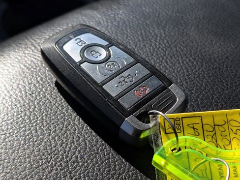 Used 2020 Ford F250 Lariat w/ Lariat Ultimate Package image 39