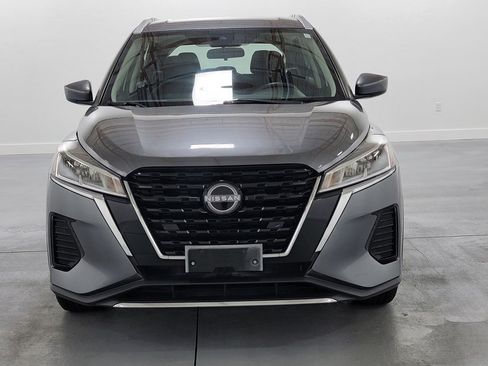 Used 2022 Nissan Kicks SV FWD image 3