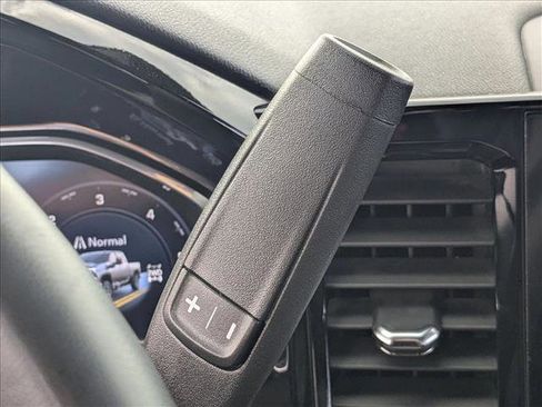 Used 2025 Chevrolet Silverado 2500 LTZ image 12